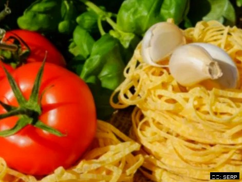 통영 굴 맛집 베스트 10곳 카테고리 제품 단독 컷, 흰 배경 스튜디오 조명